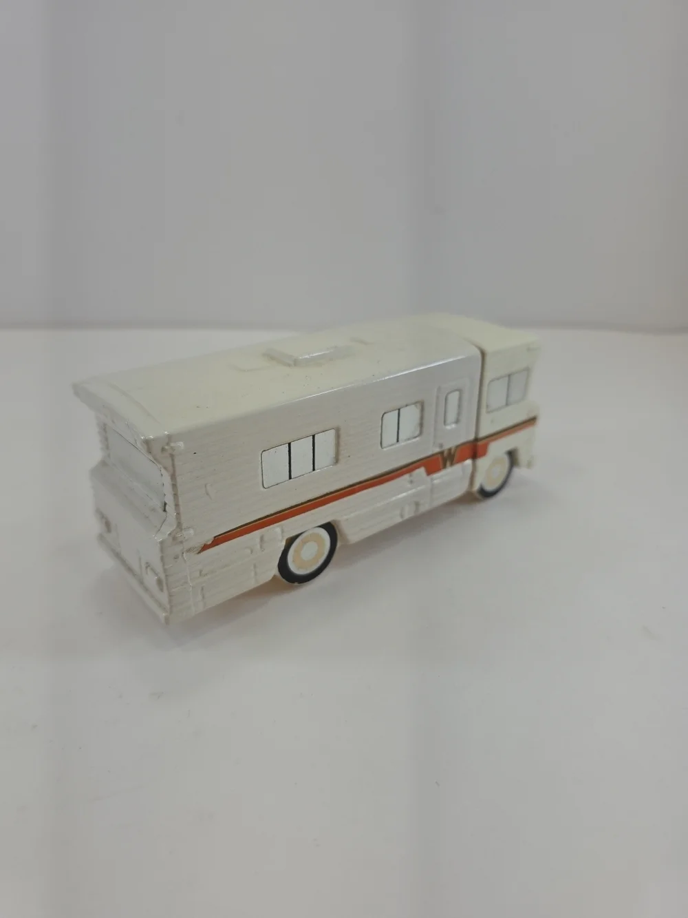 Vintage Avon Winnebago Motor Home Decanter Wild Country After Shave RV Figural